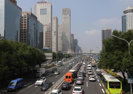 Cina: il Governo valuta il divieto per diesel e benzina Cina: il Governo valuta il divieto per diesel e benzina
