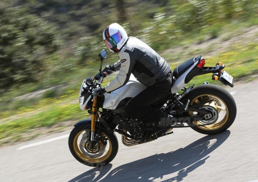 Prova Yamaha Fazer E Fz Prove Moto It