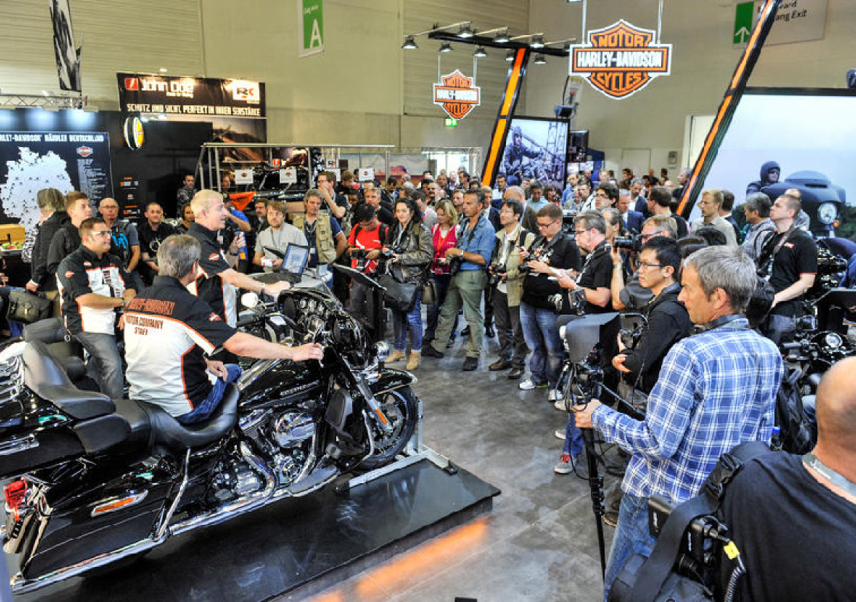 Harley Davidson A Colonia Le Novit Intermot Colonia Moto It