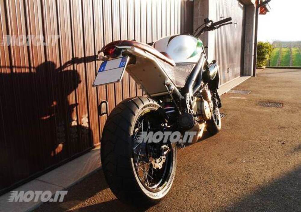 Le Strane Di Moto It Triumph Daytona 955i Naked News Moto It