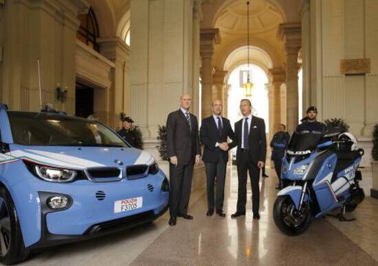 BMW: auto e scooter elettrici alla Polizia di Stato per Expo 2015 BMW: auto e scooter elettrici alla Polizia di Stato per Expo 2015