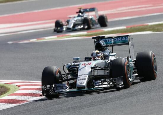 F.1, GP Spagna 2015, FP2: Hamilton il più veloce a quattro decimi da Vettel F.1, GP Spagna 2015, FP2: Hamilton il più veloce a quattro decimi da Vettel