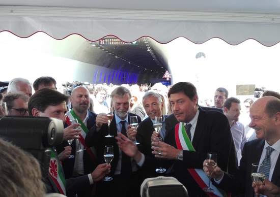 Autostrade in festa: inaugurato il “passante del Galluzzo“ Autostrade in festa: inaugurato il “passante del Galluzzo“