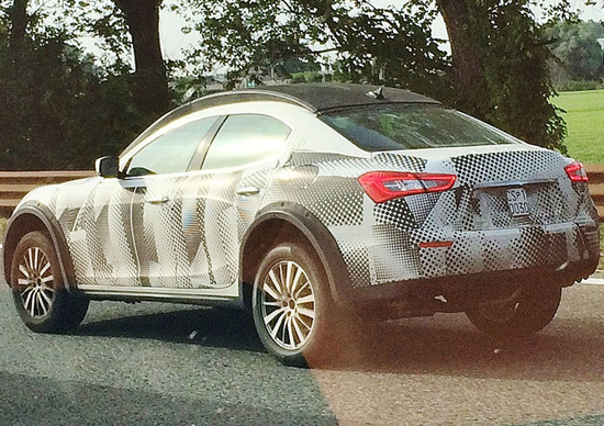 Maserati Levante, nuove foto spia. All'inizio sarà solo a benzina? Maserati Levante, nuove foto spia. All'inizio sarà solo a benzina?