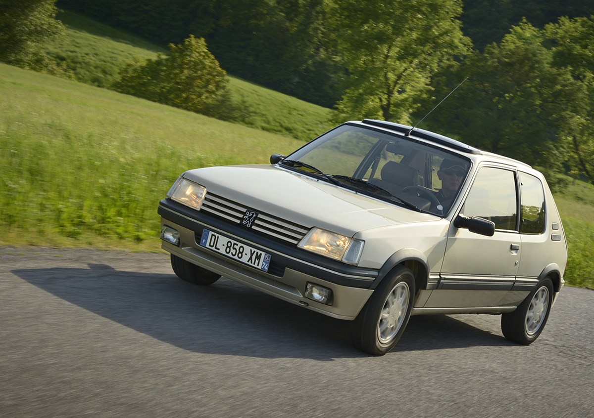 Peugeot 205 Gentry Il Leone Torna A Ruggire In Smoking News Automoto It