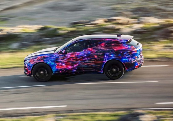 Jaguar F-Pace: promette nuovi standard di guidabilità per la categoria Jaguar F-Pace: promette nuovi standard di guidabilità per la categoria