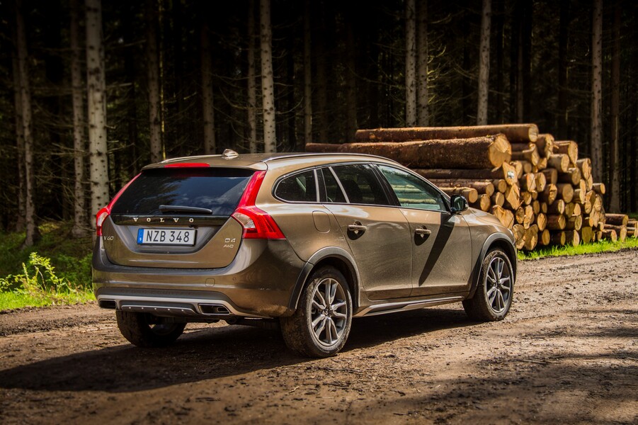 Volvo V60 Cross Country D4 AWD Geartronic Business Plus Nuove, Listino ...