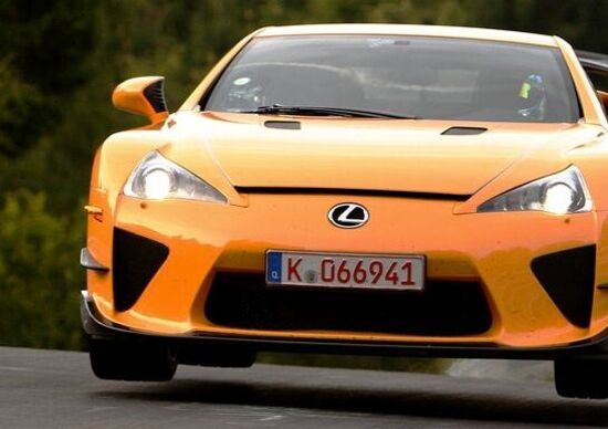 Lexus LFA, in America ce ne sono ancora 12 in attesa di immatricolazione Lexus LFA, in America ce ne sono ancora 12 in attesa di immatricolazione