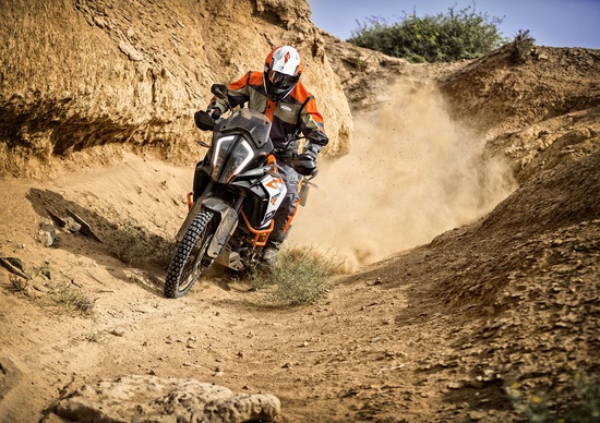 Adventure Hard Core: a scuola di maxi enduro con Fasola Adventure Hard Core: a scuola di maxi enduro con Fasola