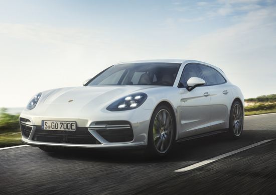 Porsche Panamera Turbo S E-Hybrid Sport Turismo, wagon da 680 CV Porsche Panamera Turbo S E-Hybrid Sport Turismo, wagon da 680 CV