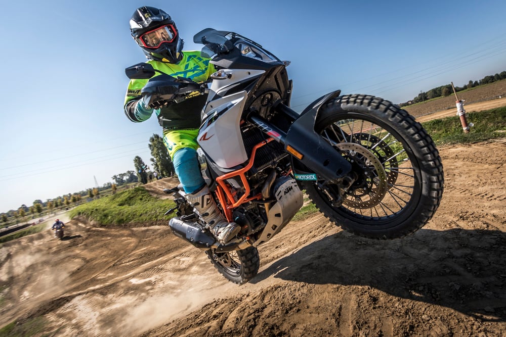 ktm 1090 adventure r vs africa twin