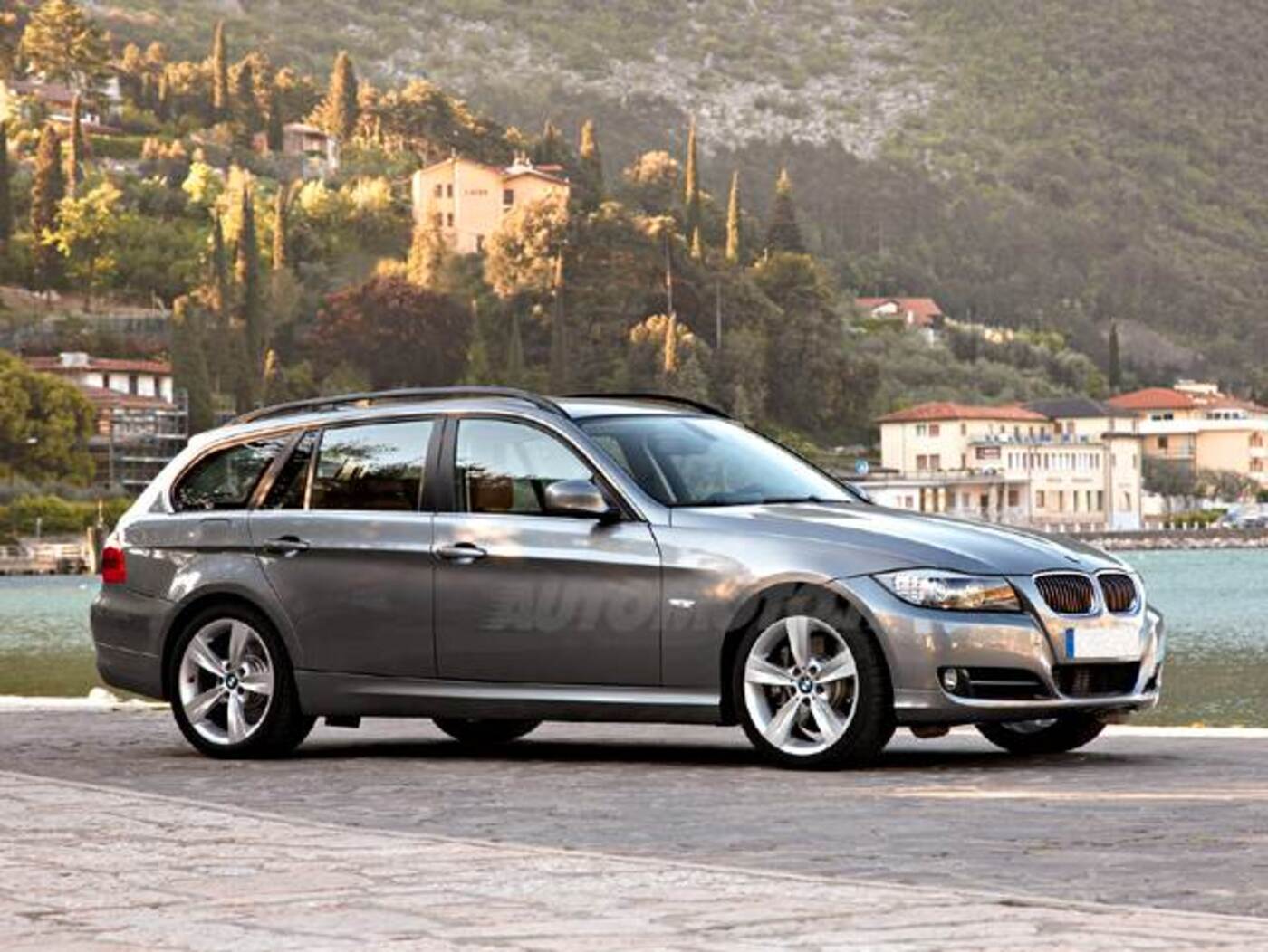 Bmw Serie 3 Touring 318D 2.0 143Cv Cat Futura (09/2010 - 12/2012): Prezzo E Scheda Tecnica - Automoto.it