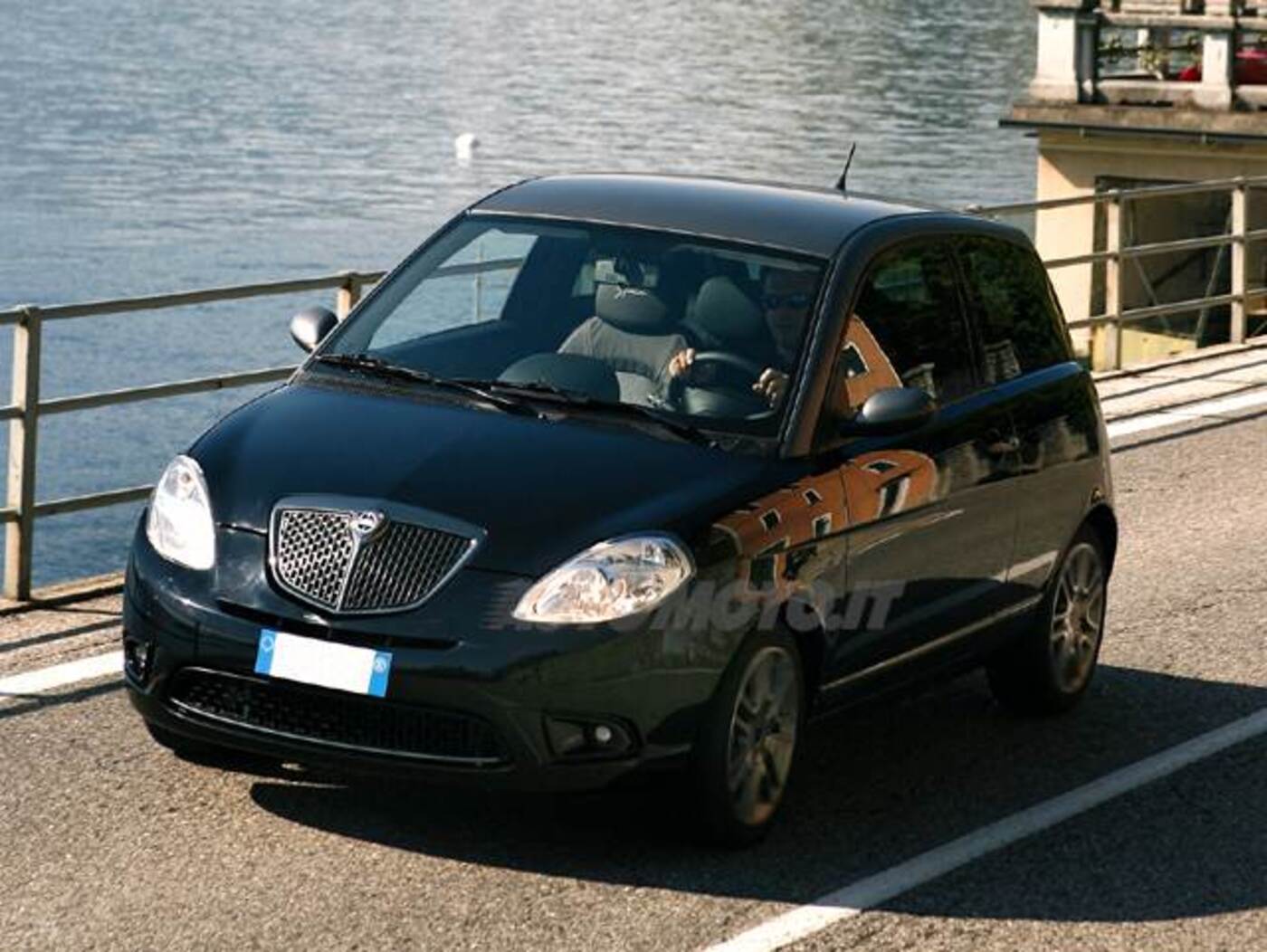 Lancia Ypsilon 1.3 MJT 105 CV Sport MomoDesign (12/2008 - 11/2010): prezzo  e scheda tecnica - Automoto.it