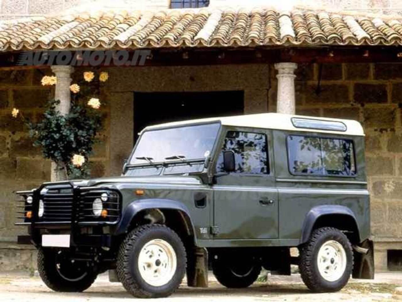 Land Rover Defender 90 2.5 Tdi Cat Station Wagon County (12/1996 - 12/1998): Prezzo E Scheda Tecnica - Automoto.it