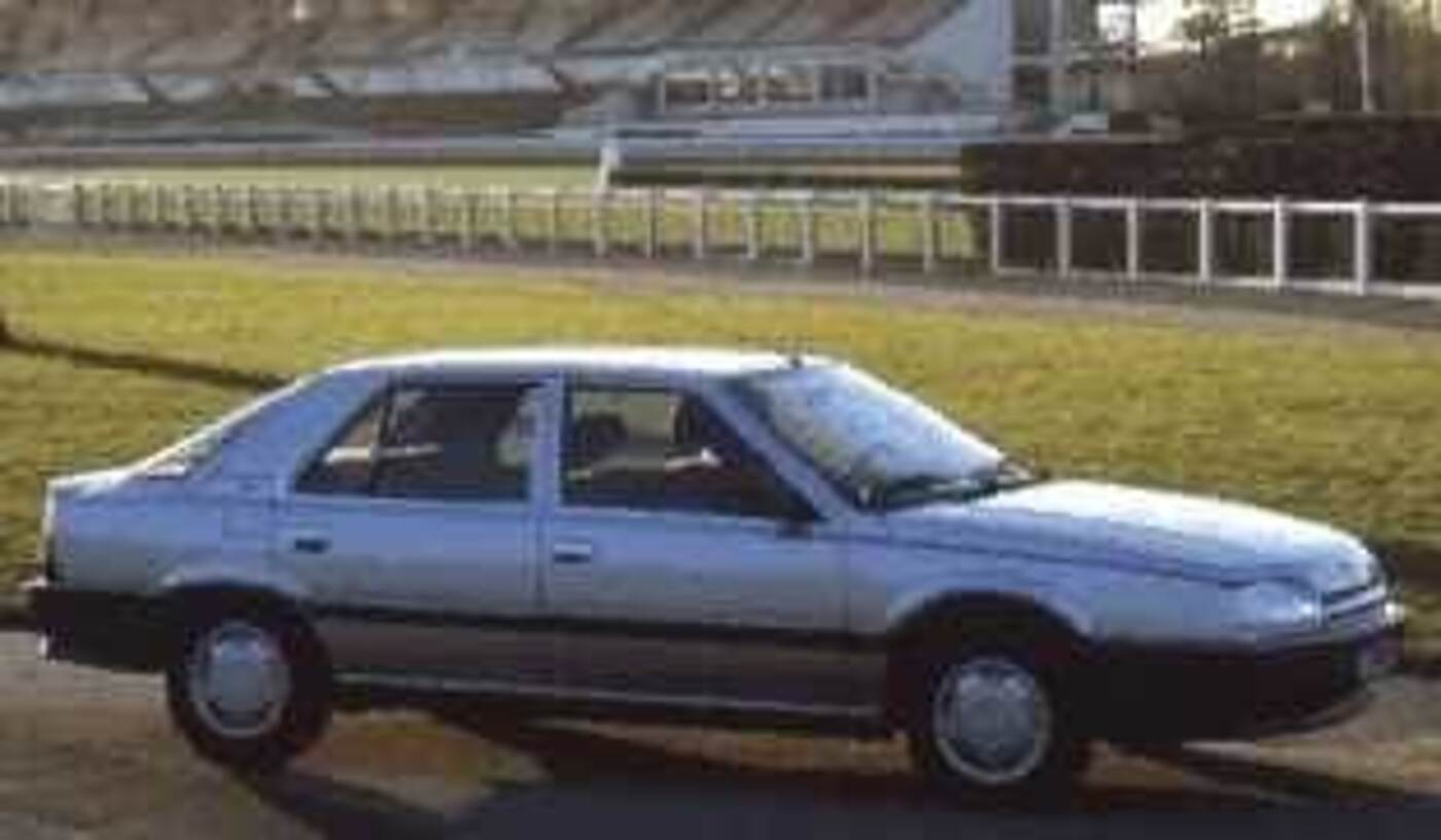 Renault 25 Turbodiesel (07/1988 - 03/1990): Prezzo E Scheda Tecnica - Automoto.it