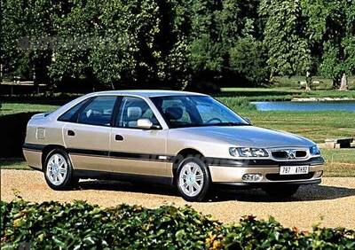 Renault Safrane 3 0 V6 Cat Initiale 11 1996 12 1997 Prezzo E Scheda Tecnica Automoto It