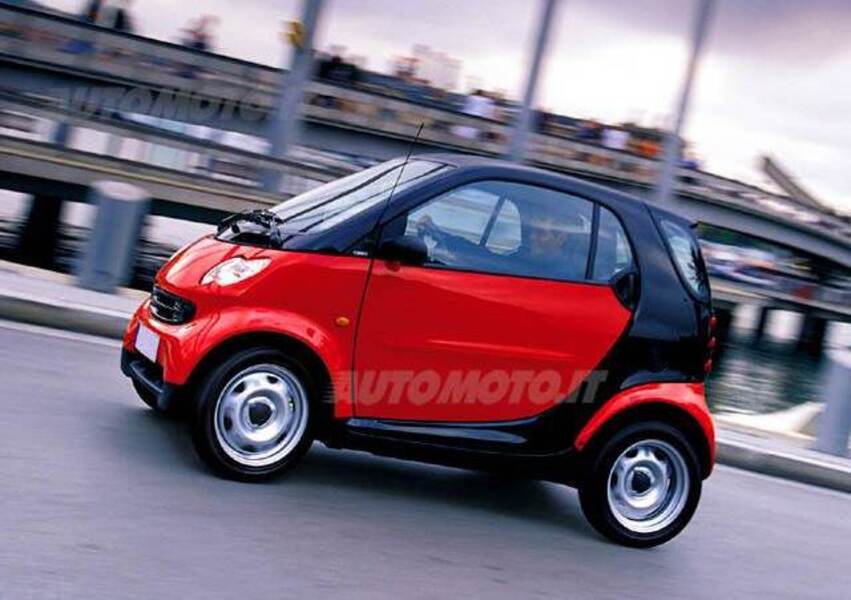 smart fortwo 700 coupé pure (45 kW) (01/2005 - 10/2007): prezzo e