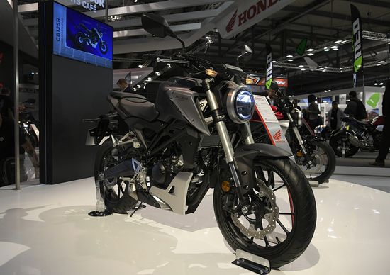 EICMA 2017: Honda CB125R, foto, video e dati EICMA 2017: Honda CB125R, foto, video e dati