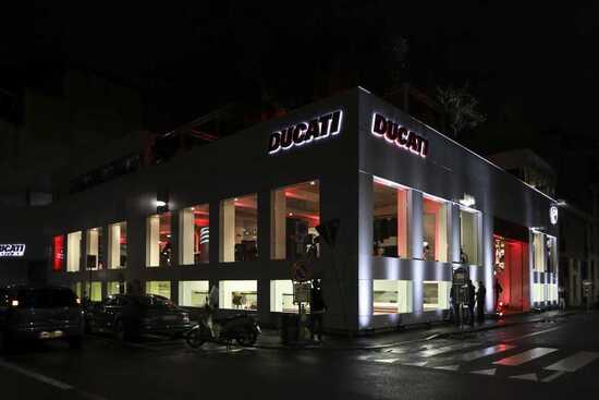 Ducati inaugura a Milano il suo Flagship Store Ducati inaugura a Milano il suo Flagship Store