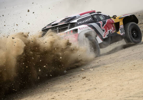 Dakar ‘18. Il Grande Anello di Pisco favorevole alle Peugeot e a Joan Barreda (Honda) Dakar ‘18. Il Grande Anello di Pisco favorevole alle Peugeot e a Joan Barreda (Honda)