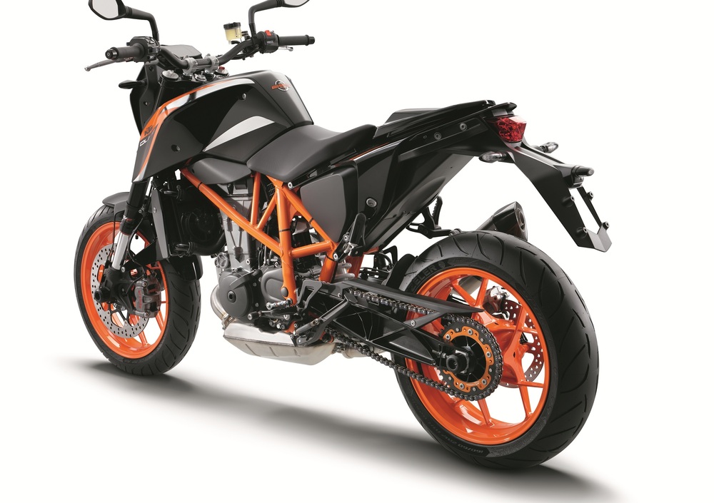 KTM 690 Duke R (2016 -17), prezzo e scheda tecnica - Moto.it