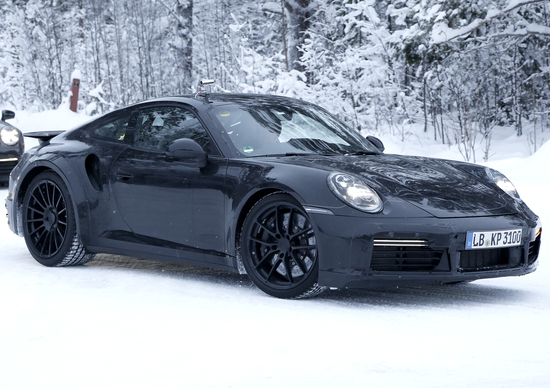 Porsche 911 Turbo 2019 in test sulla neve Porsche 911 Turbo 2019 in test sulla neve