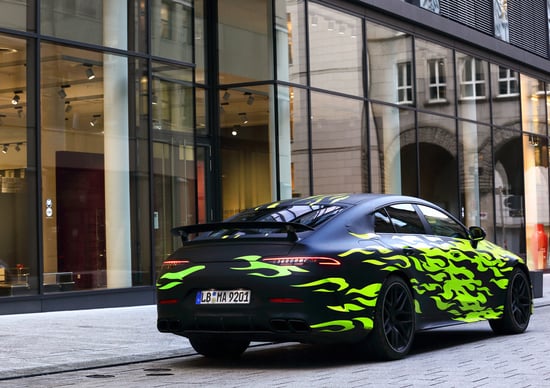 Mercedes-AMG GT Coupé: il teaser in attesa di Ginevra