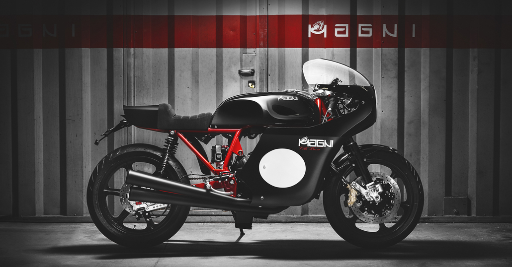 Magni “FiloRosso”. La MV 800 diventa “Black Edition”