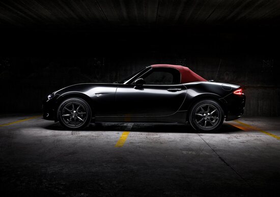 Mazda MX-5 Cherry Edition, 71 esemplari per la roadster speciale Mazda MX-5 Cherry Edition, 71 esemplari per la roadster speciale