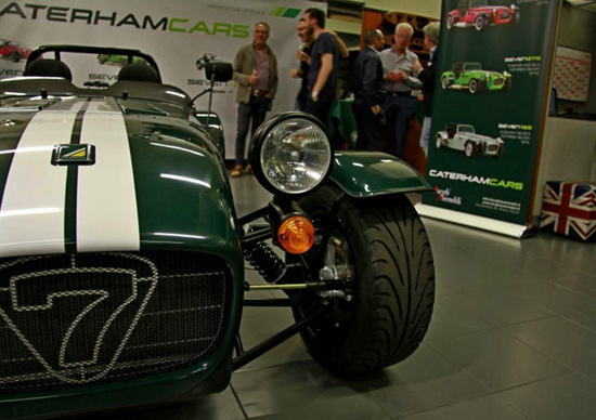 Caterham Italy apre a Milano Caterham Italy apre a Milano