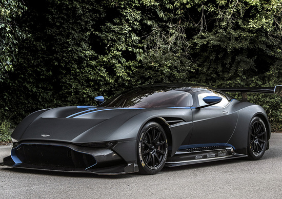 Aston Martin Vulcan e Castrol EDGE: alla ricerca del limite Aston Martin Vulcan e Castrol EDGE: alla ricerca del limite