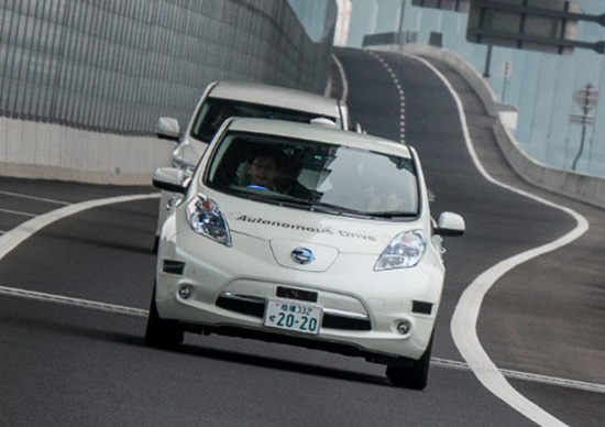 Nissan Leaf Piloted Drive 1.0: la guida autonoma si fa sempre più vicina Nissan Leaf Piloted Drive 1.0: la guida autonoma si fa sempre più vicina