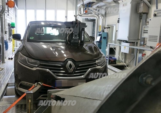 Emissioni Diesel: la ong DUH accusa Renault, ma la Losanga smentisce Emissioni Diesel: la ong DUH accusa Renault, ma la Losanga smentisce
