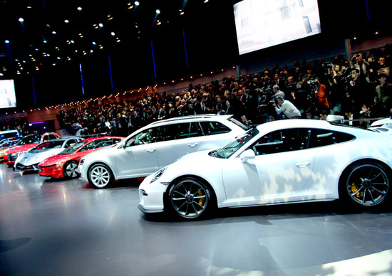 VW: «La crisi è un'opportunità. Nessun marchio in vendita, puntiamo su elettrico» VW: «La crisi è un'opportunità. Nessun marchio in vendita, puntiamo su elettrico»