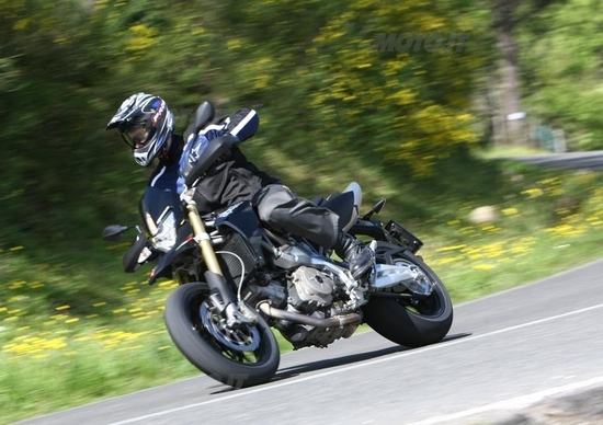 APRILIA Dorsoduro SMV 750 APRILIA Dorsoduro SMV 750