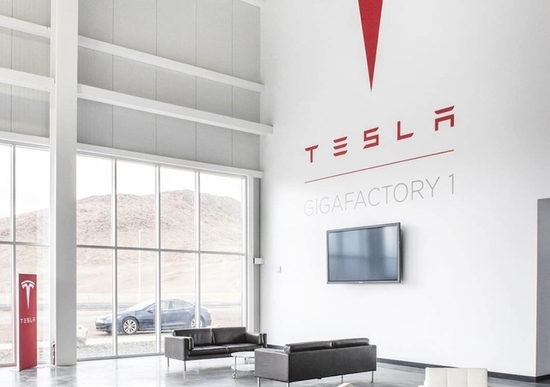 Tesla Gigafactory, le prime immagini esclusive della super fabbrica di batterie Tesla Gigafactory, le prime immagini esclusive della super fabbrica di batterie