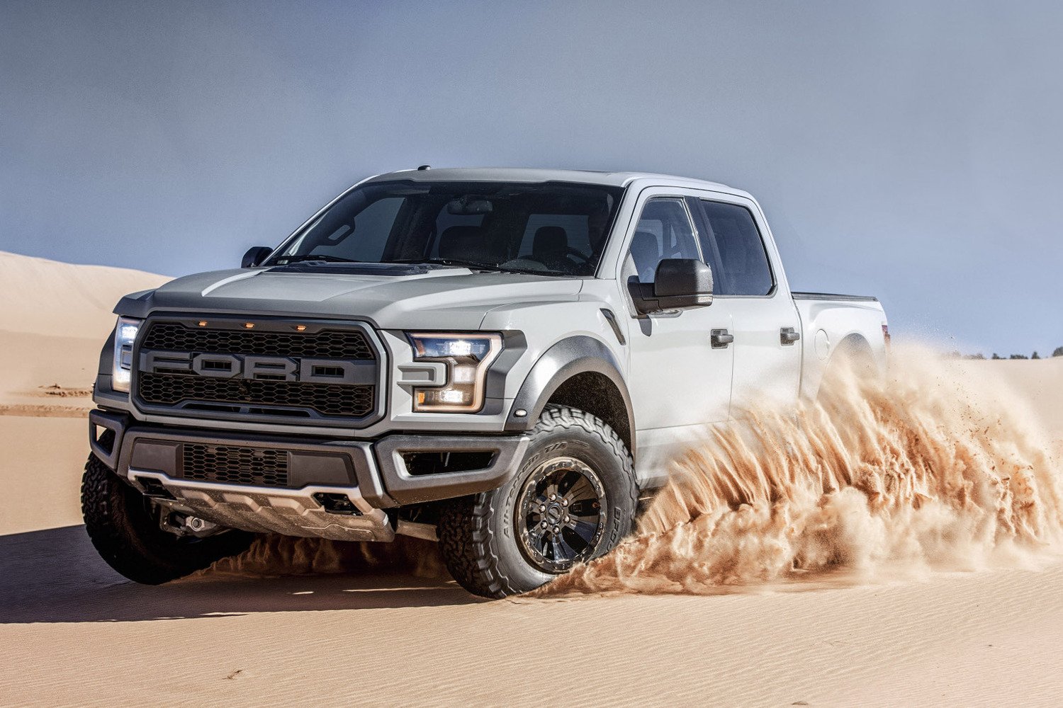 Ford F150 Raptor SuperCrew 411 cavalli per la guida di tutti i giorni