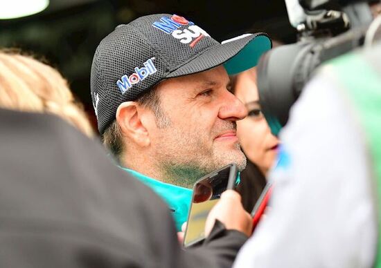 Barrichello rivela di aver sconfitto un tumore: «Sono vivo per miracolo»