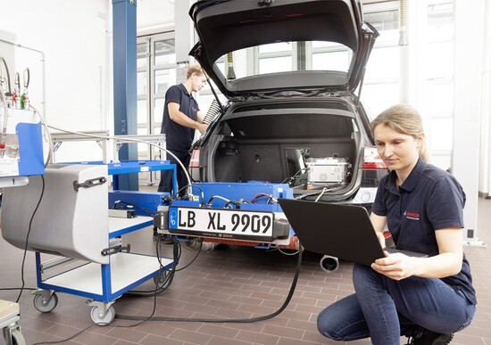 Diesel motore pulito anche per le città, senza problemi di emissioni. Parola di Bosch Diesel motore pulito anche per le città, senza problemi di emissioni. Parola di Bosch