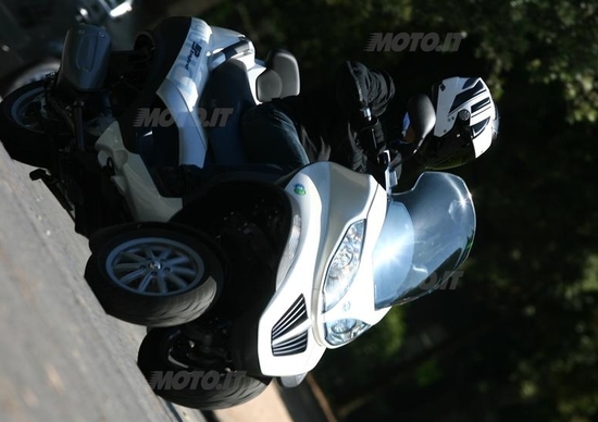 PIAGGIO MP3 Hybrid PIAGGIO MP3 Hybrid