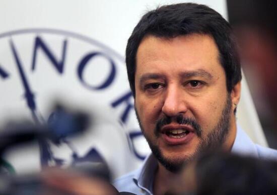 Buche a Roma, Salvini: «Io non ne ho viste» Buche a Roma, Salvini: «Io non ne ho viste»
