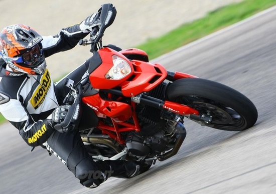 Ducati Hypermotard 1100 EVO ed EVO SP Ducati Hypermotard 1100 EVO ed EVO SP
