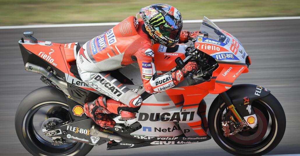MotoGP 2018. Lorenzo vince il GP di Catalunya
