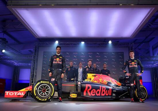F1 2016, svelata la livrea della Red Bull F1 2016, svelata la livrea della Red Bull