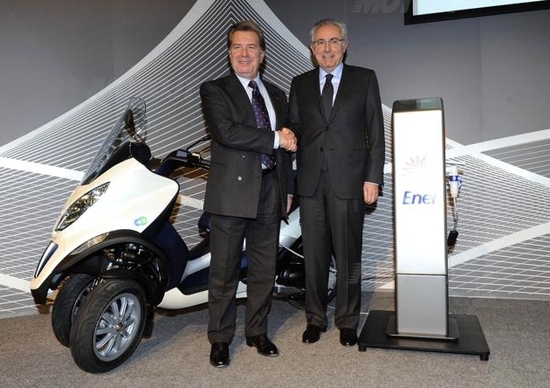 Enel e Piaggio insieme per l'elettrico Enel e Piaggio insieme per l'elettrico