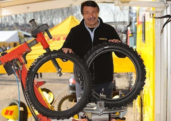 Pirelli debutta nel Supercross con Scorpion SX Pirelli debutta nel Supercross con Scorpion SX