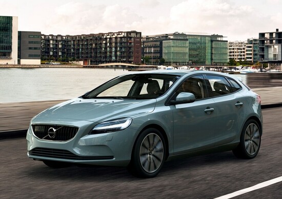 Volvo V40 restyling, sguardo a martello di Thor Volvo V40 restyling, sguardo a martello di Thor