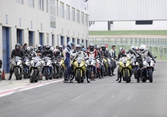 La FMI organizza corsi di guida sportiva a Vallelunga La FMI organizza corsi di guida sportiva a Vallelunga