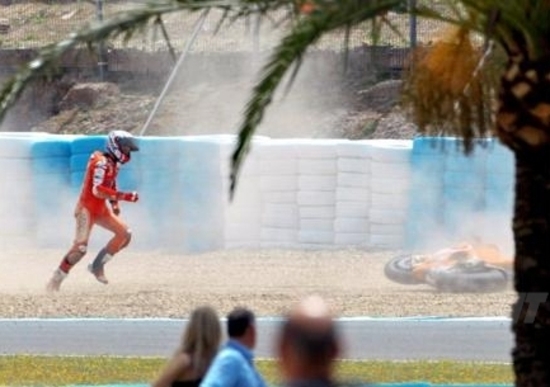 Stoner domina le prove del venerdì a Jerez Stoner domina le prove del venerdì a Jerez