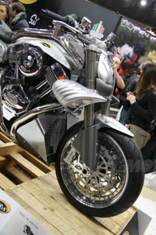CR&S Duu: 100 moto prenotate CR&S Duu: 100 moto prenotate